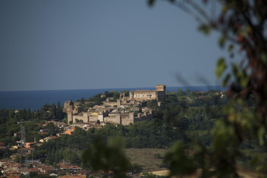 Cubo Con Vista Villa Gradara Ruang foto